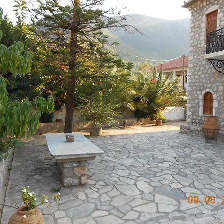 Stone House Foteini & Konstantinos Quiet Area, Relaxation, Beautiful Garden Guest house *