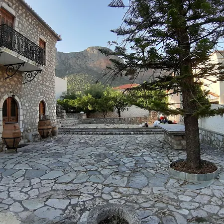 Guest house Stone House Foteini & Konstantinos Quiet Area, Relaxation, Beautiful Garden